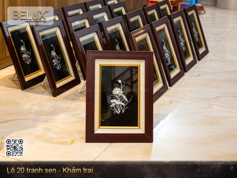 Lô tranh hoa sen khảm kt 31x23cm&nbsp;